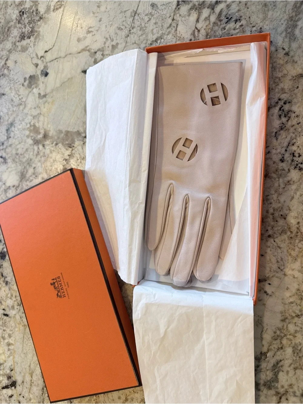 Hermes Light Beige Leather Gloves